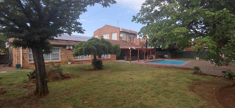 4 Bedroom Property for Sale in Pellissier Free State